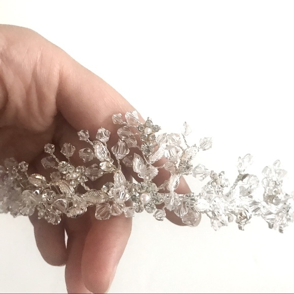 David’s Bridal Silver-Toned Flowers Wedding Tiara - Picture 3 of 7